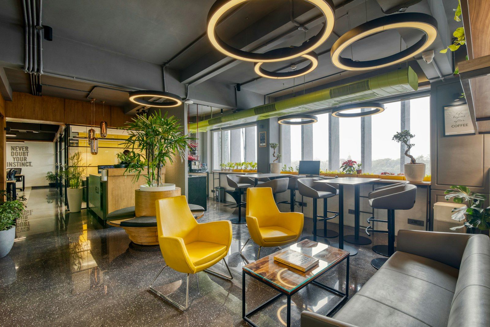 Breakout area near the pantry